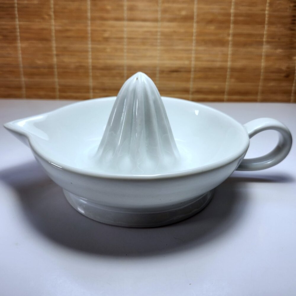 Cordon Bleu Glass Juicer Reamer Loop Handle Large Citrus Reamer 8 1/2" x 6 1/2"